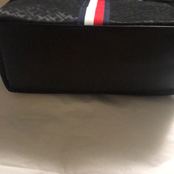 💜Authentic TommyHilfiger Tote/Bag OS/TU No wallet - Picture 4 of 6
